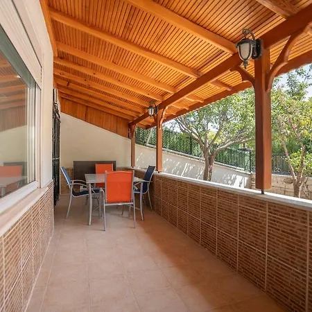 Βίλα Near By The Land Of Legends , Rose Μπέλεκ