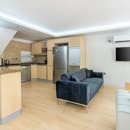 Near By The Land Of Legends , Rose Μπέλεκ