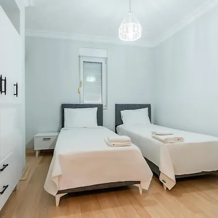 Βίλα Near By The Land Of Legends , Rose