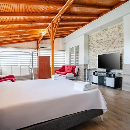 Near By The Land Of Legends , Rose Βίλα